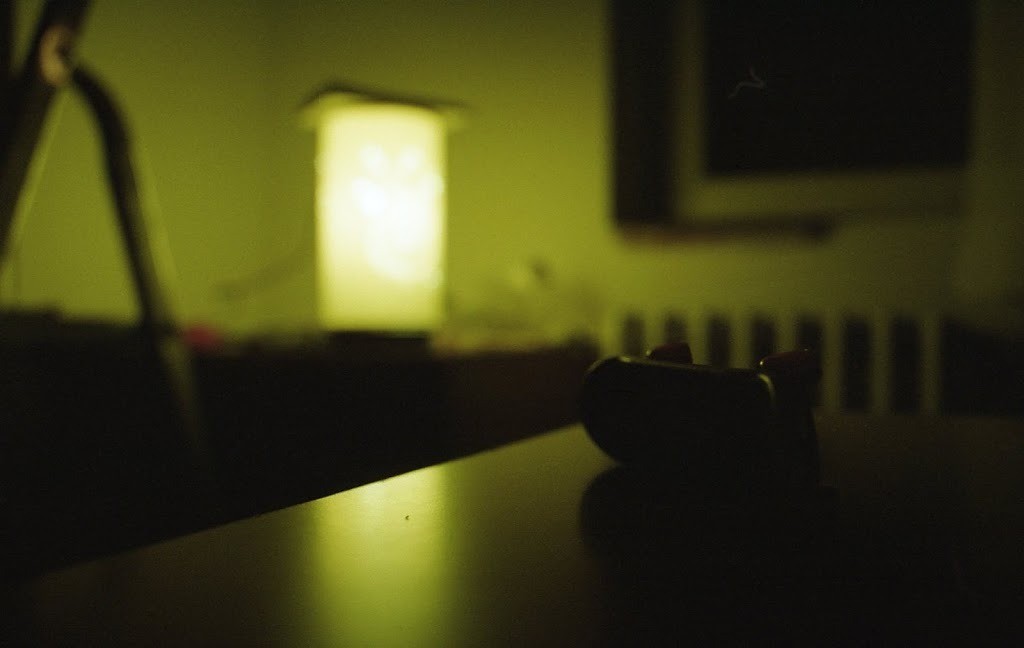 Midnight fingerskate